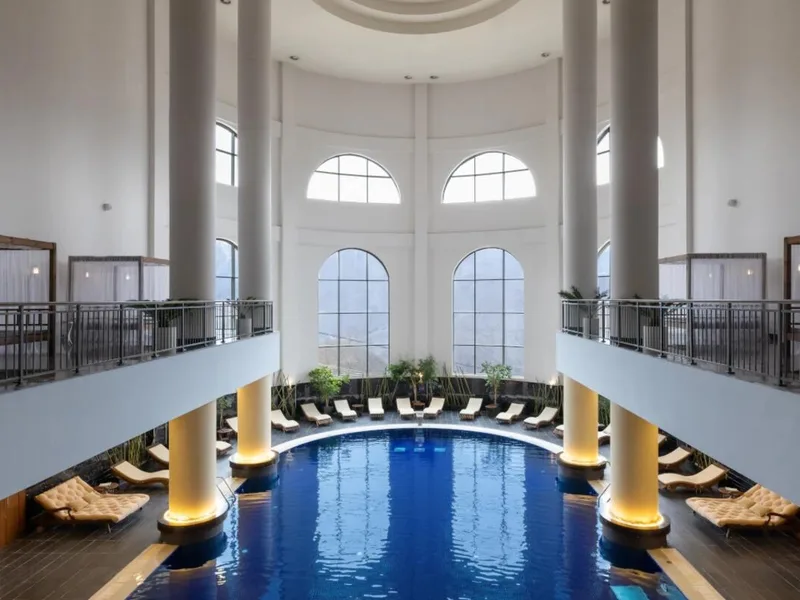 Королевский бассейн - Отель Rixos Красная Поляна