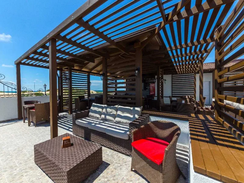 Лаунж зона около бассейна - Отель La Melia