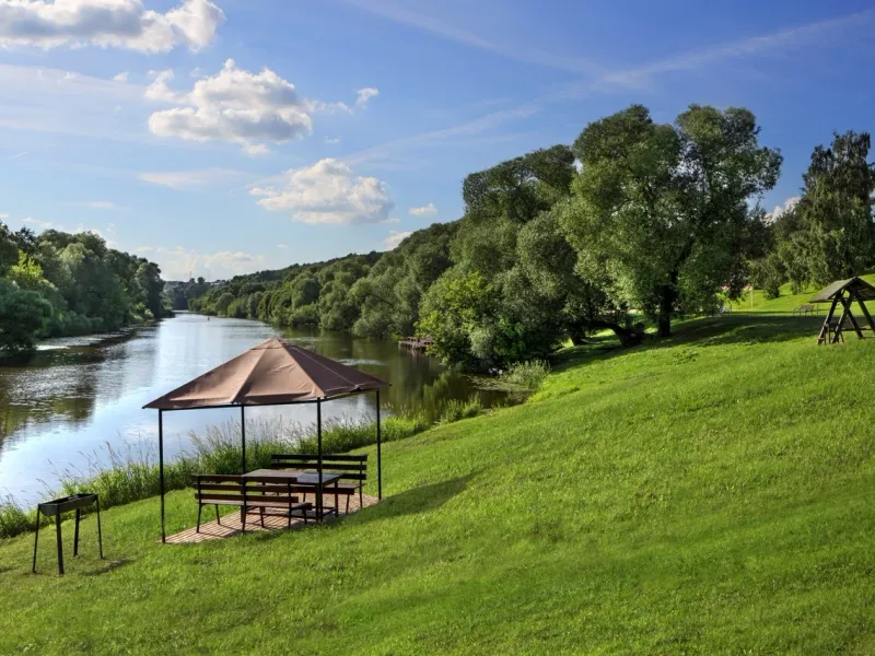 Лодки для комфортных прогулок по реке - Отель Valesko Hotel&Spa