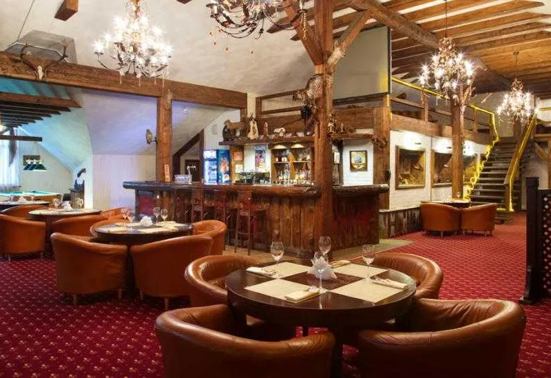 Бар «Long John’s» - Отель Country Resort HOTEL & SPA