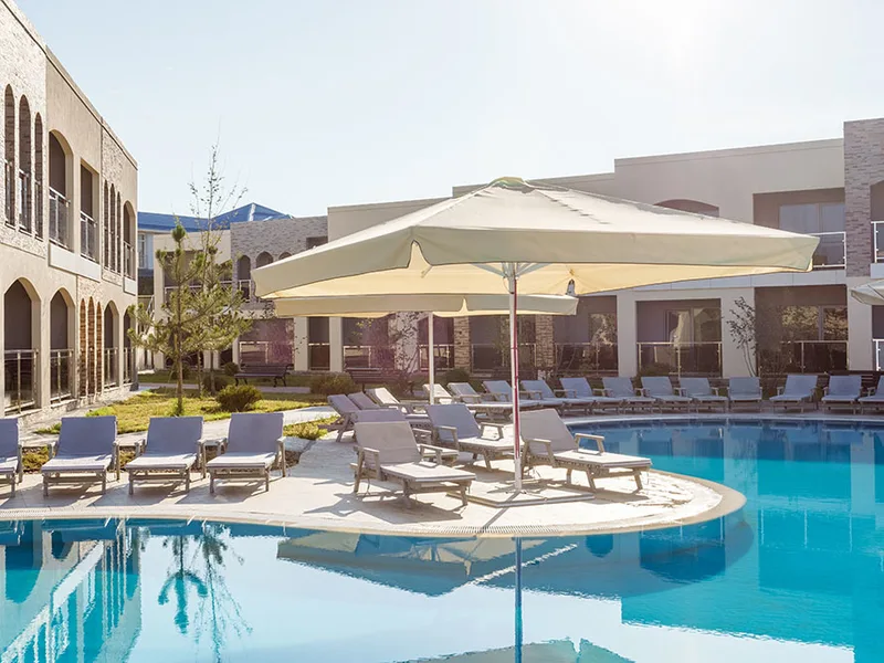Открытый плавательный бассейн - Отель MOREA Family Resort&Spa