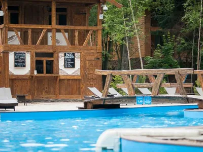 Pool bar