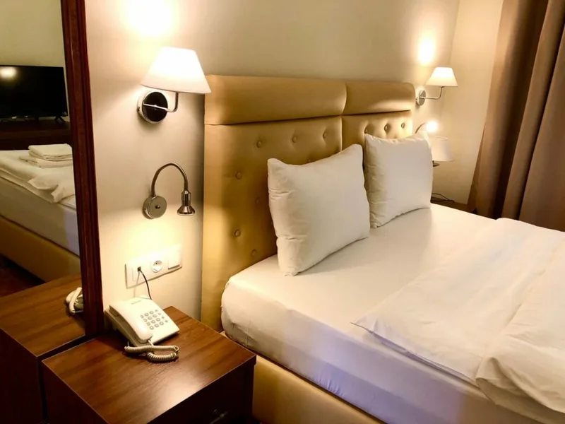 Люкс - Парк-отель AMRA PARK-HOTEL & SPA