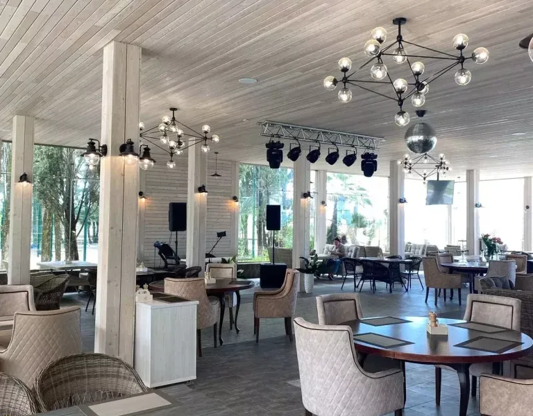 Ресторан «Sea Breeze Leto» - Отель «AMZA PARK-HOTEL»
