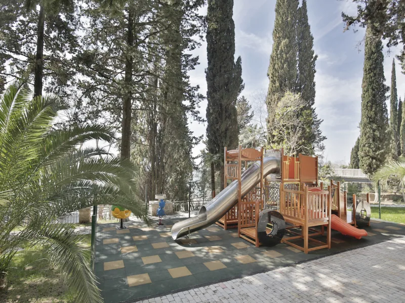 Детская площадка - Отель Garden Resort Gagra