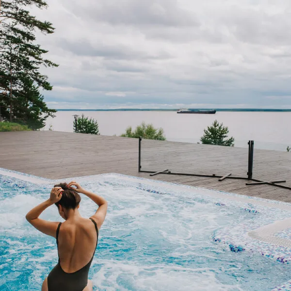 Открытый бассейн - Парк-отель «Бухта Коприно»