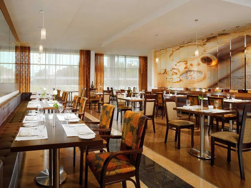 Ресторан Voyager - Отель Sheraton Moscow