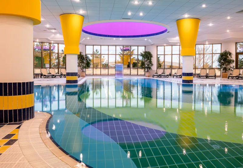 Крытый бассейн, сауна и хаммам - Курортный комплекс Надежда SPA & Морской рай