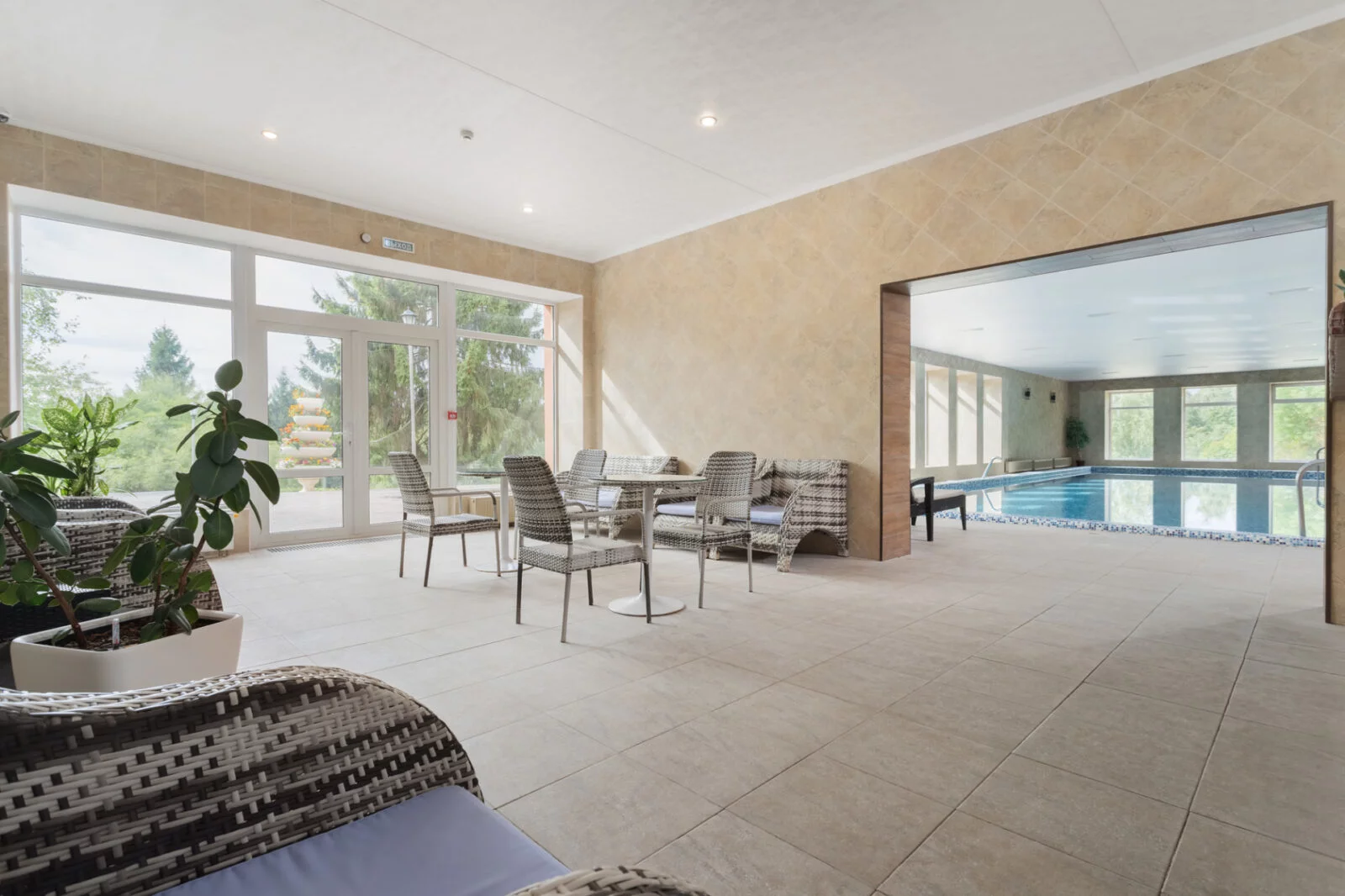 Бассейн -  Отель Valesko Hotel&Spa