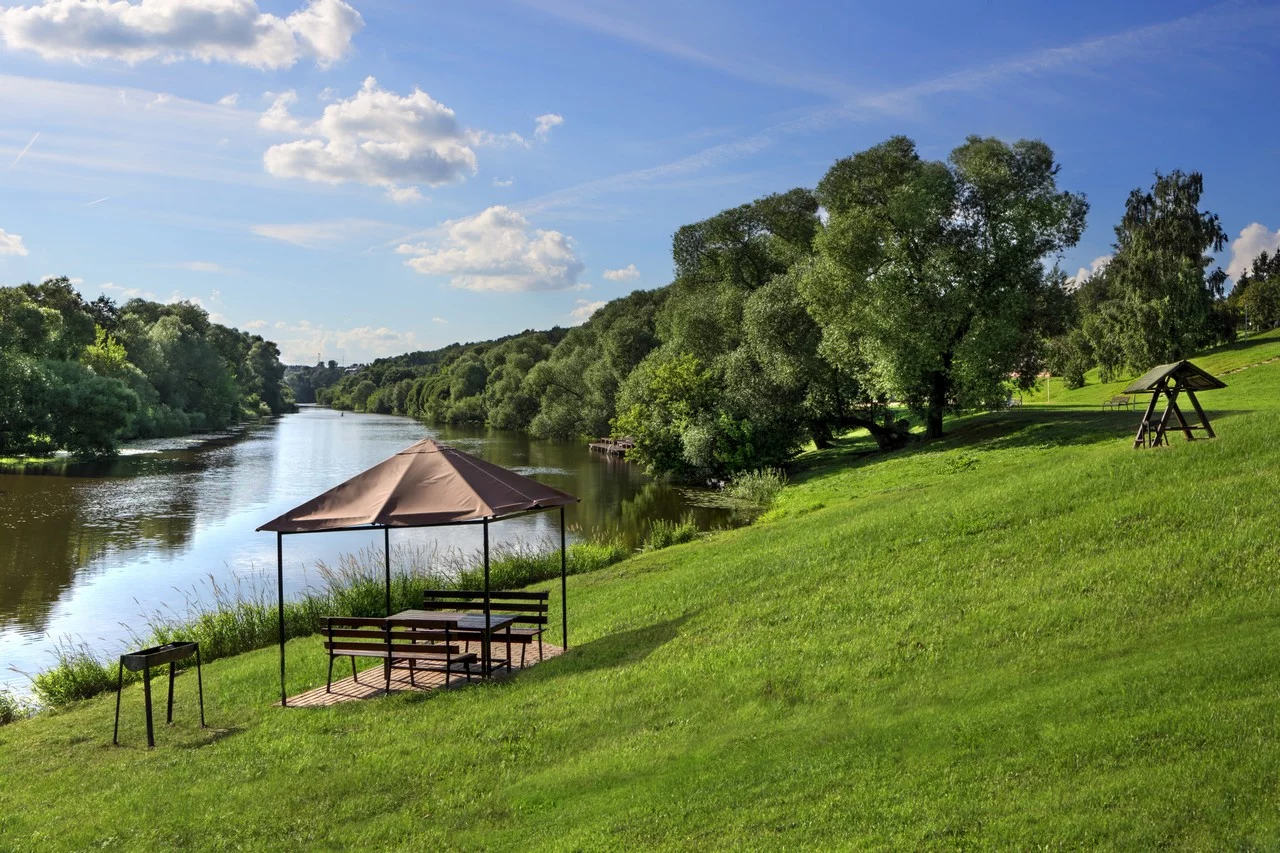 Лодки для комфортных прогулок по реке -  Отель Valesko Hotel&Spa