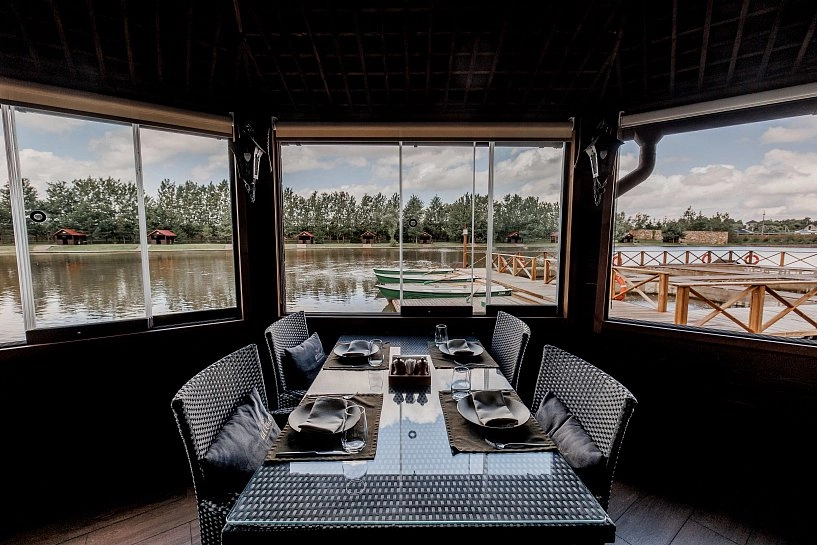Рыбный ресторан Fish Point -  Загородный отель «Fish Point Family Resort»